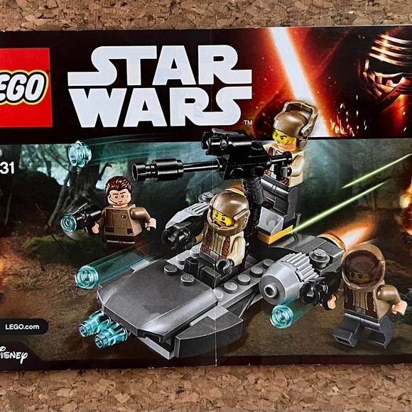 LEGO Star Wars Complete 75131 Resistance Trooper Battle with Manual - Picture 4 of 4